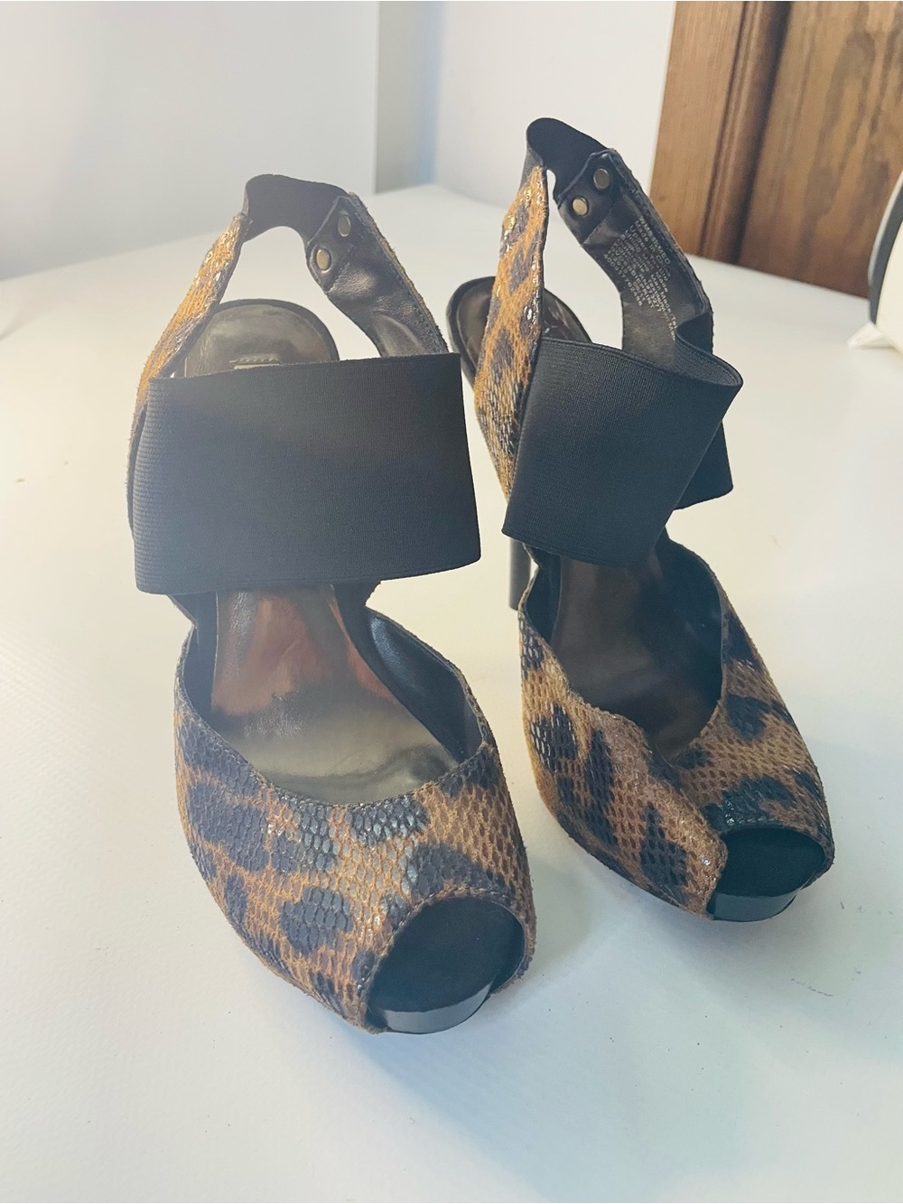 Simply Vera Vera Wang Leopard-Pattern Peep-Toe Heels with Black Strap